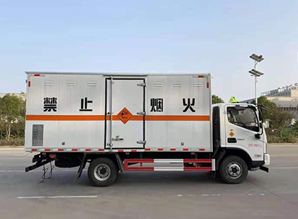 青冈爆破器材运输车