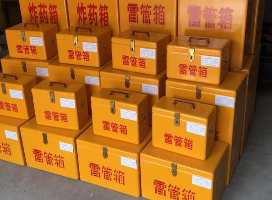 青冈玻璃钢雷管箱的使用寿命一般是多少？