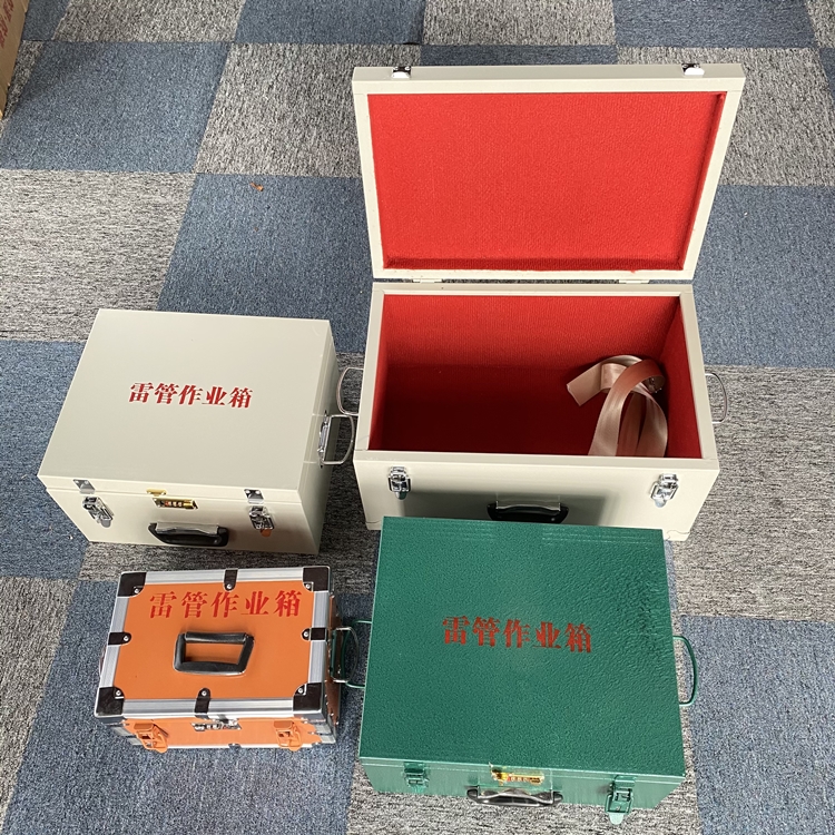 青冈爆破工程作业箱如何选择？玻璃钢与传统材质的全面对比